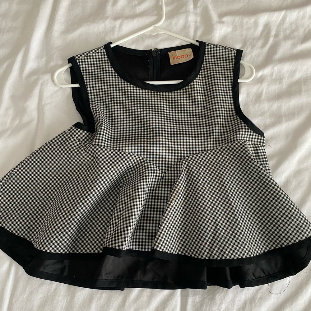 Super cute Flounce crop top